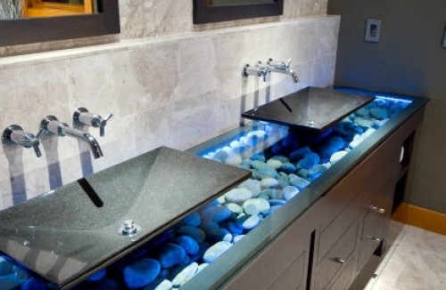 Baño terminado con estilo casico/actual