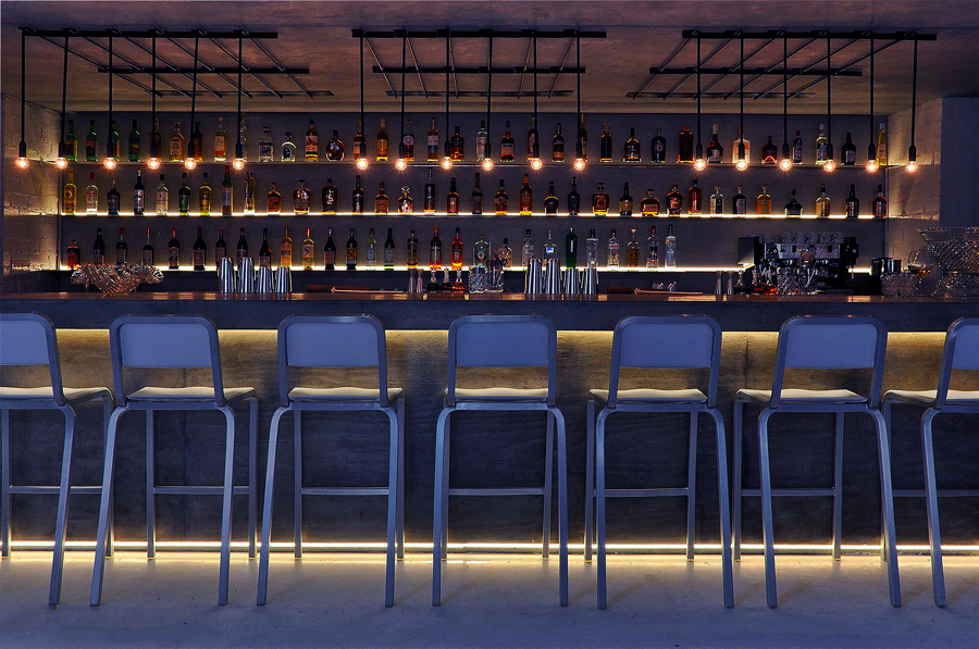 lounge bar