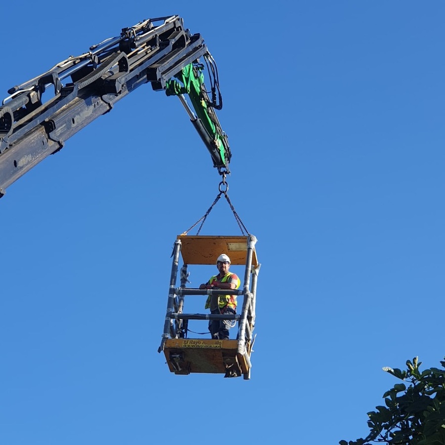 reparacion de cubierta con grua