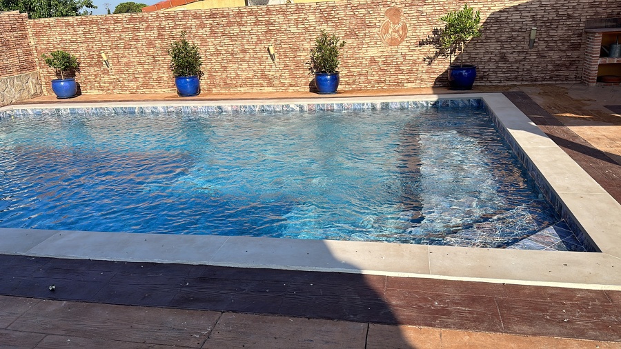 Piscina renovada