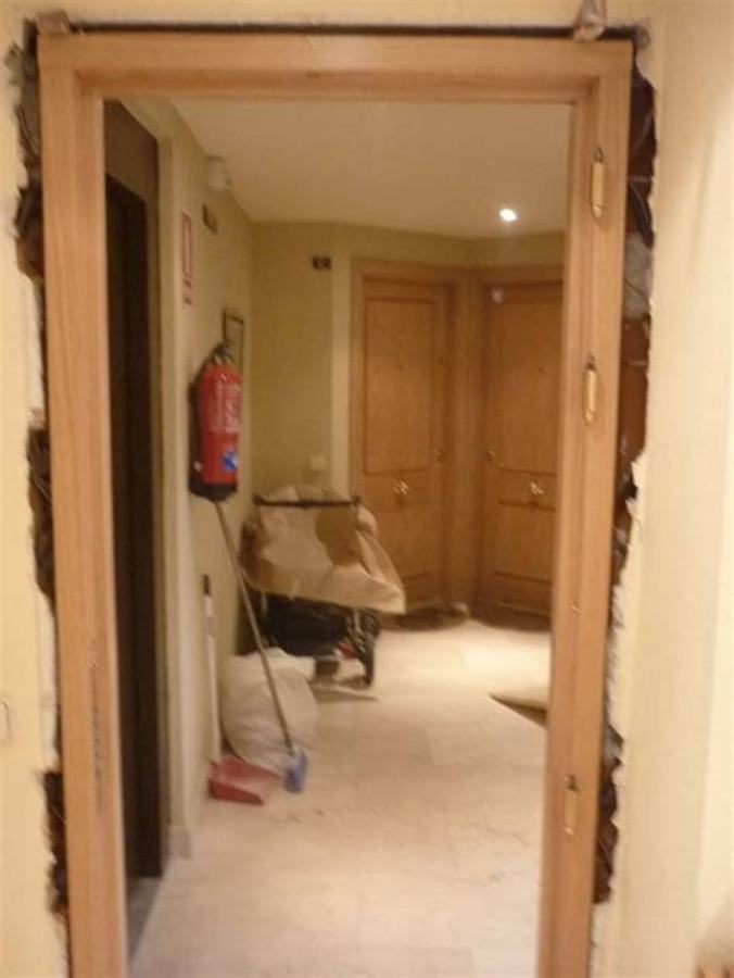 INSTALACIÓN PUERTA