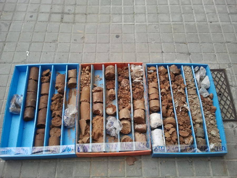 Cajas de muestras de perforación en rellenos y arcillas