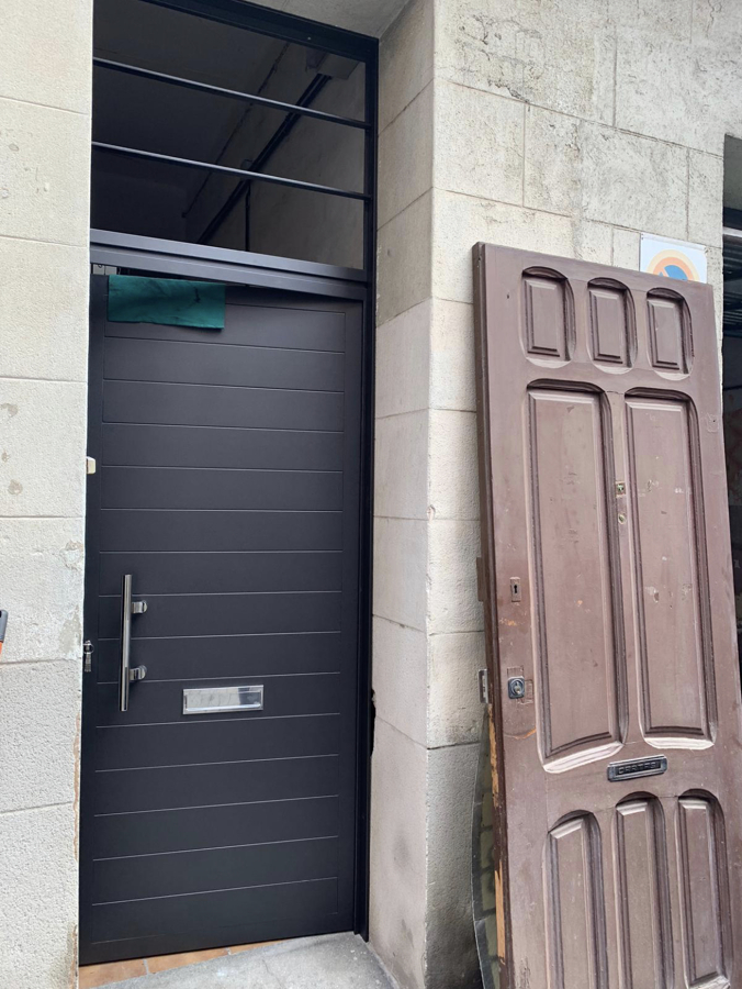 Cambio de puerta de Vivienda Particular