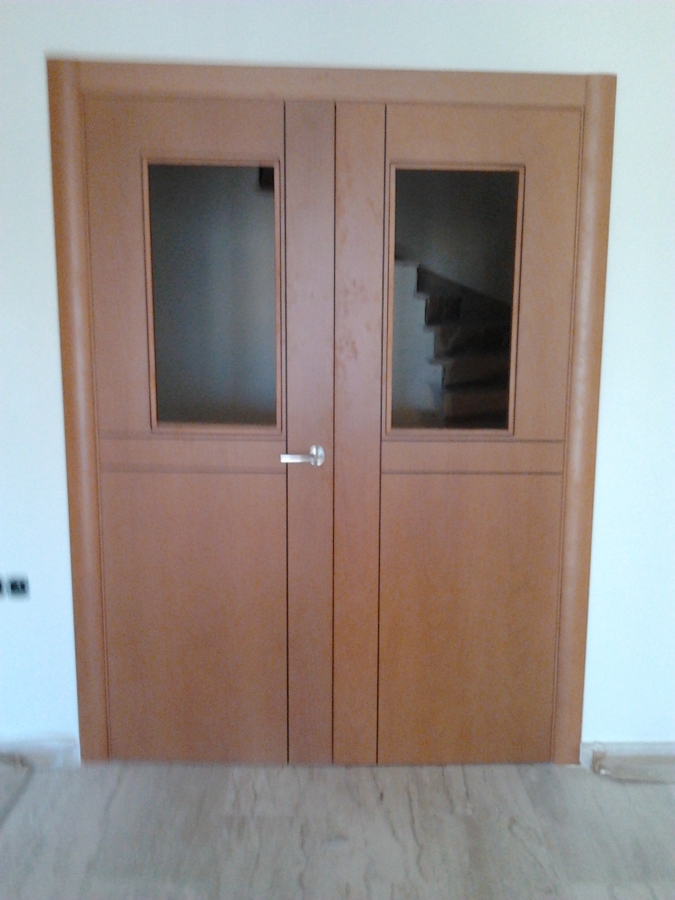 CARPINTERIA DE MADERA INTERIOR DE MADERA MACIZA