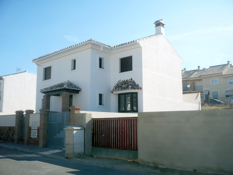 CASA UNIFAMILIAR