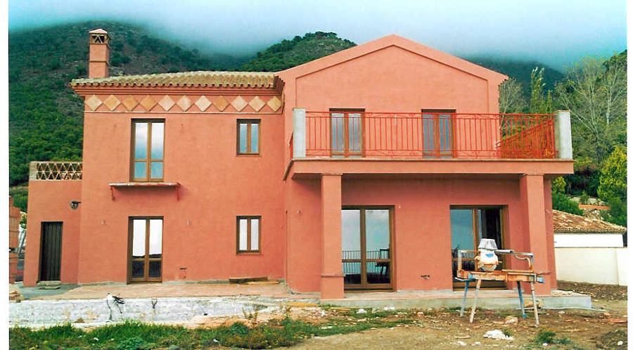 CASA UNIFAMILIAR