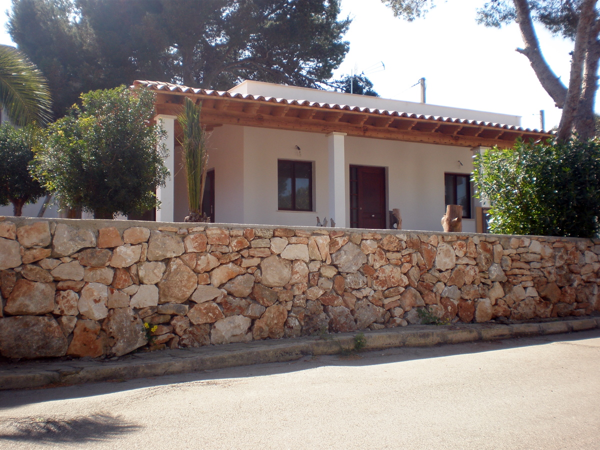 CASITA EN CALA DE SANTANYI