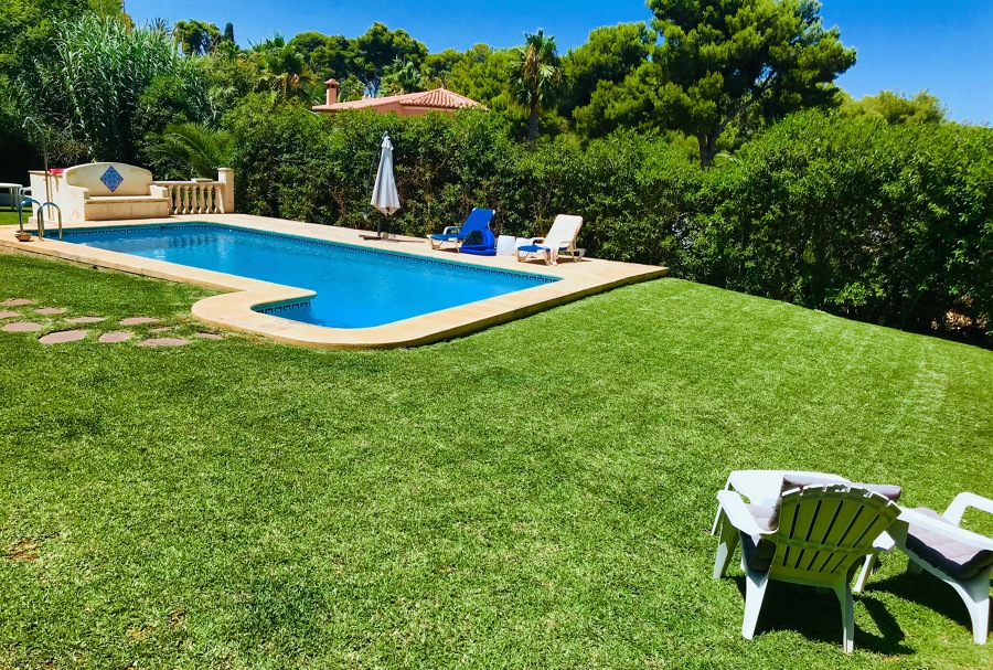 Mantenimiento de Jardin y piscina.