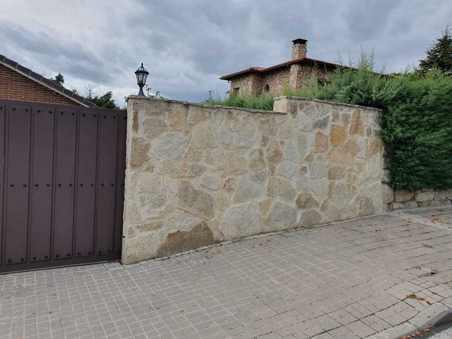 Cerramiento de piedra para casa