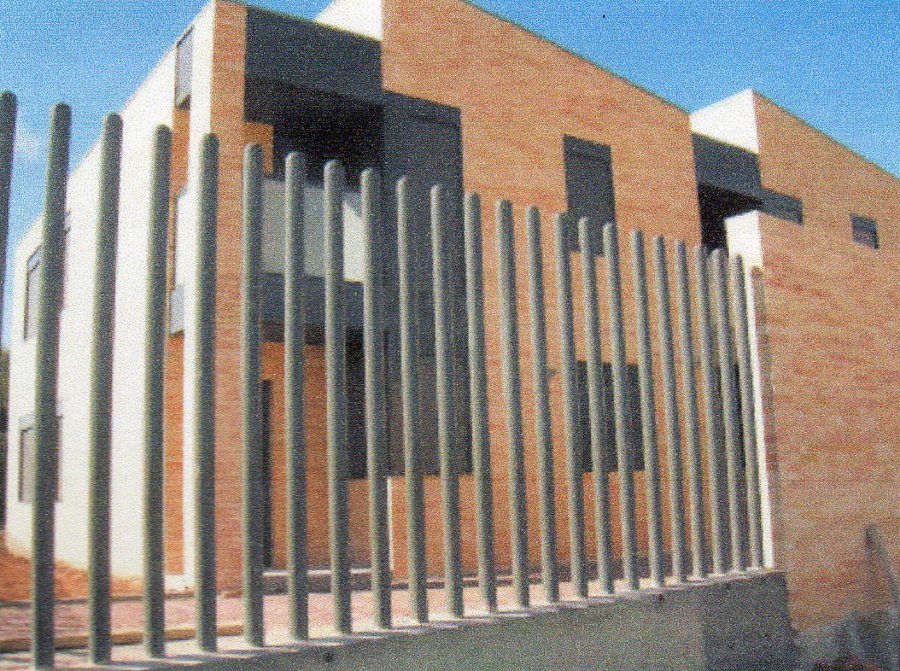 Cerramiento perimetral exterior de urbanización