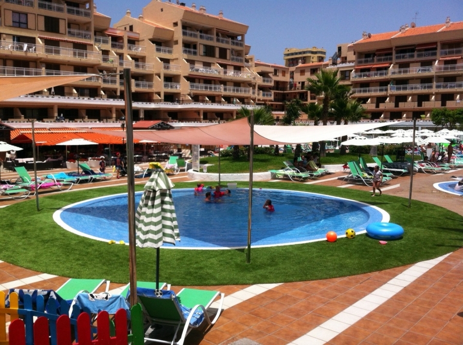 cesped artificial en hoteles