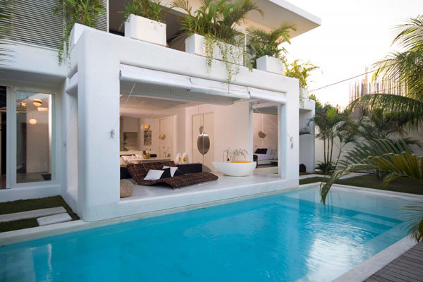 CHALET Y PISCINA.