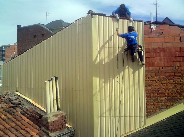 Chapa y panel sandwich