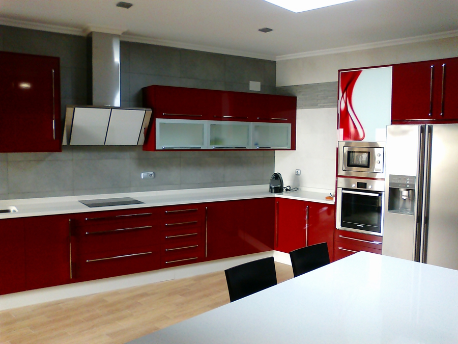cocina alto brillo roja