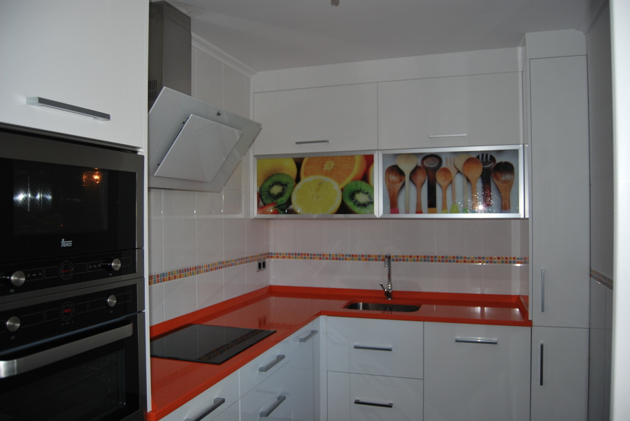 COCINA BLANCA ALTO BRILLO