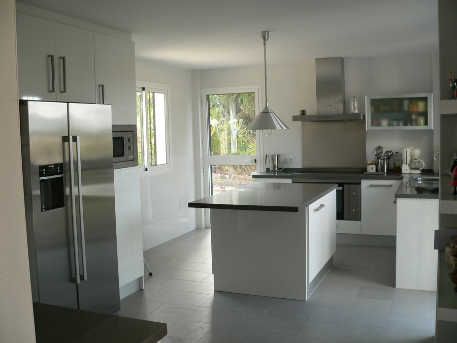 COCINA CON ISLA.