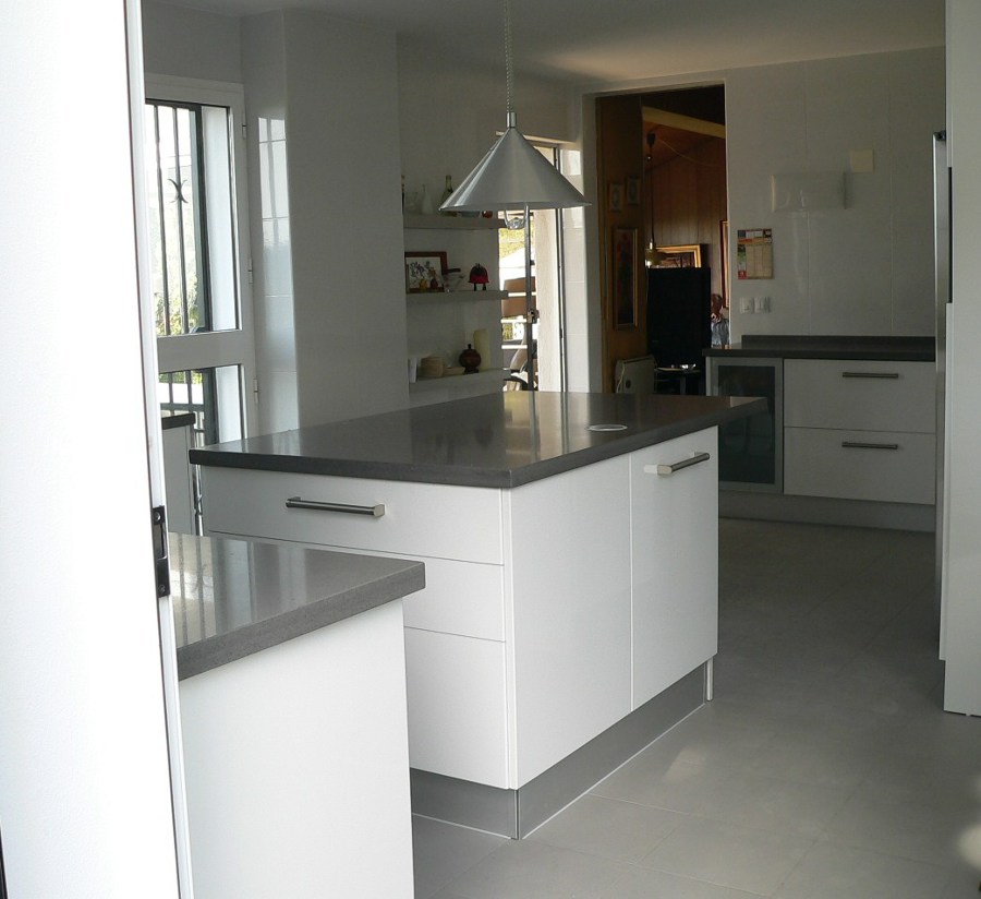 COCINA CON ISLA.