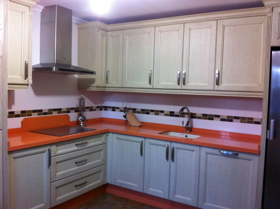 Foto: Cocina en Roble Natural de La Cómoda #1208650 - Habitissimo