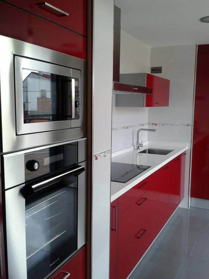 COCINA ROJO Y BLANCO