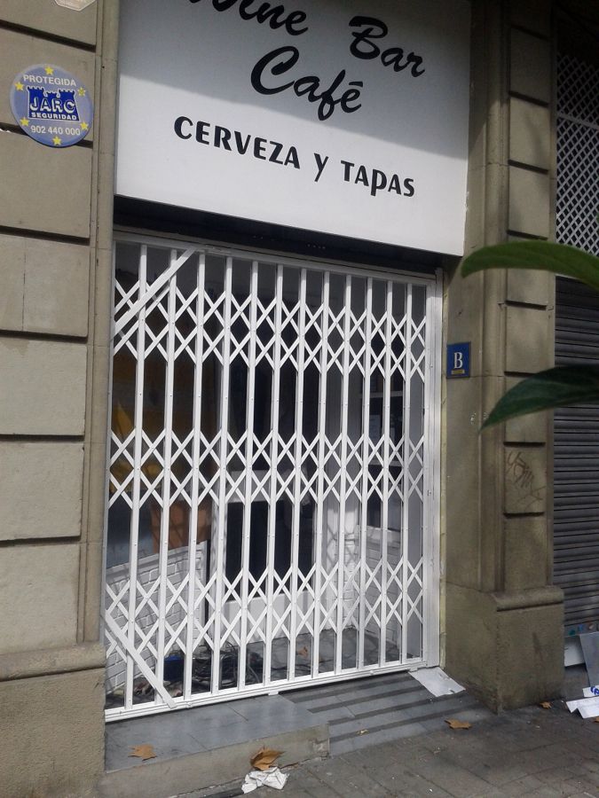 Colocación de puerta de ballesta
