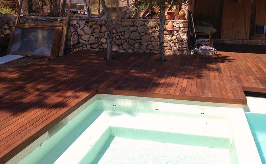 Colocación de tarima exterior y parquet en ibiza.