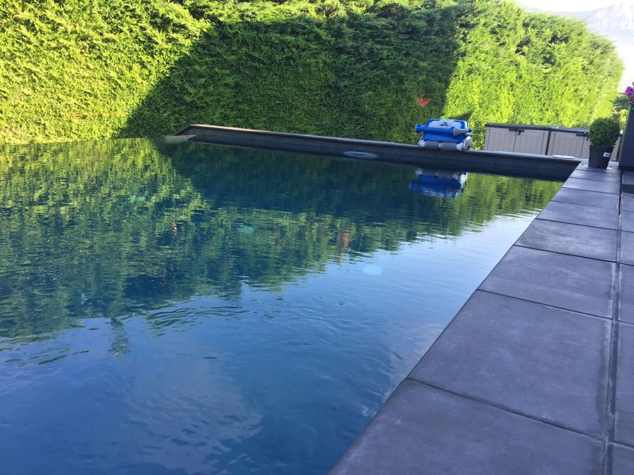 Piscina desbordante