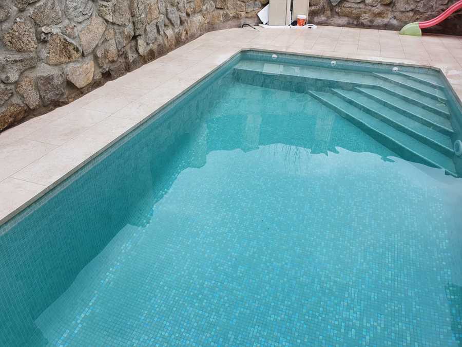 Construcción Piscina con Cerámica La Mayor
