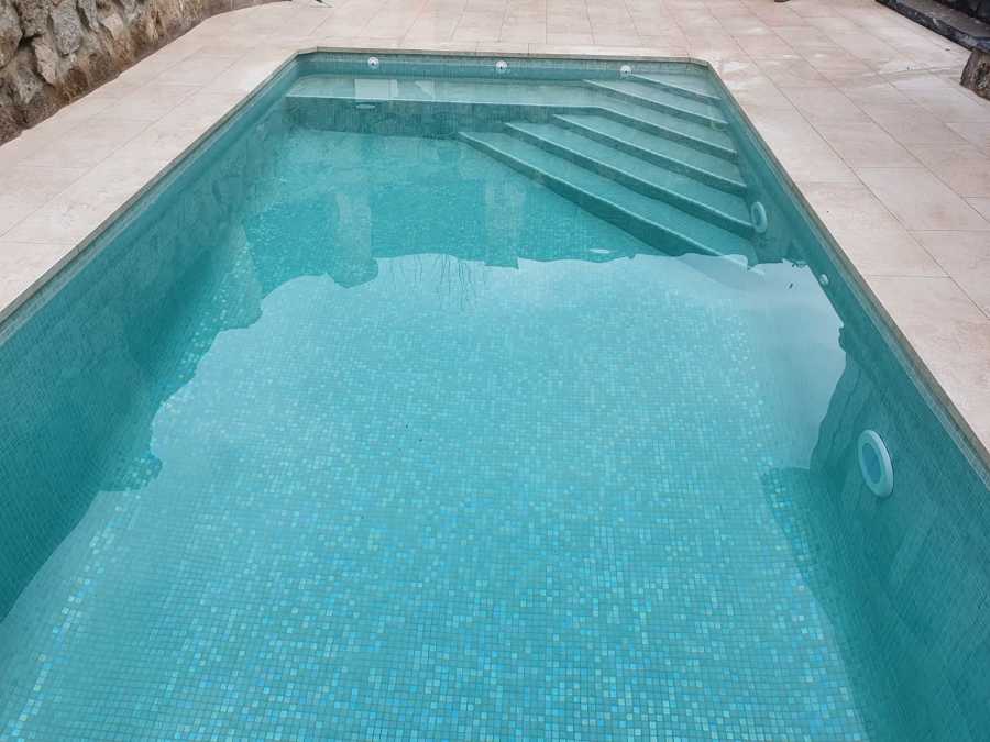 Construcción Piscina con Cerámica La Mayor