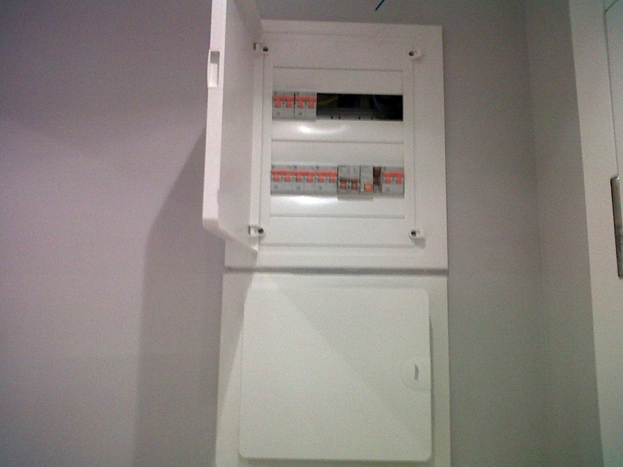 cuadro gral. de vivienda acabado con sus respectivos automaticos
