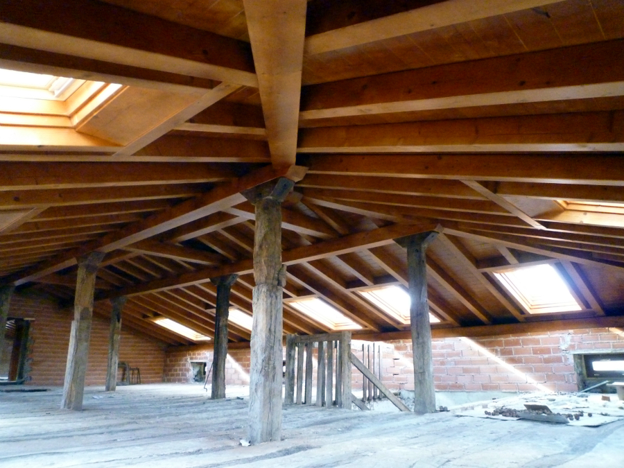 Foto: Cubierta a Tres Aguas de Arteaga Estructuras De Madera S.L.L