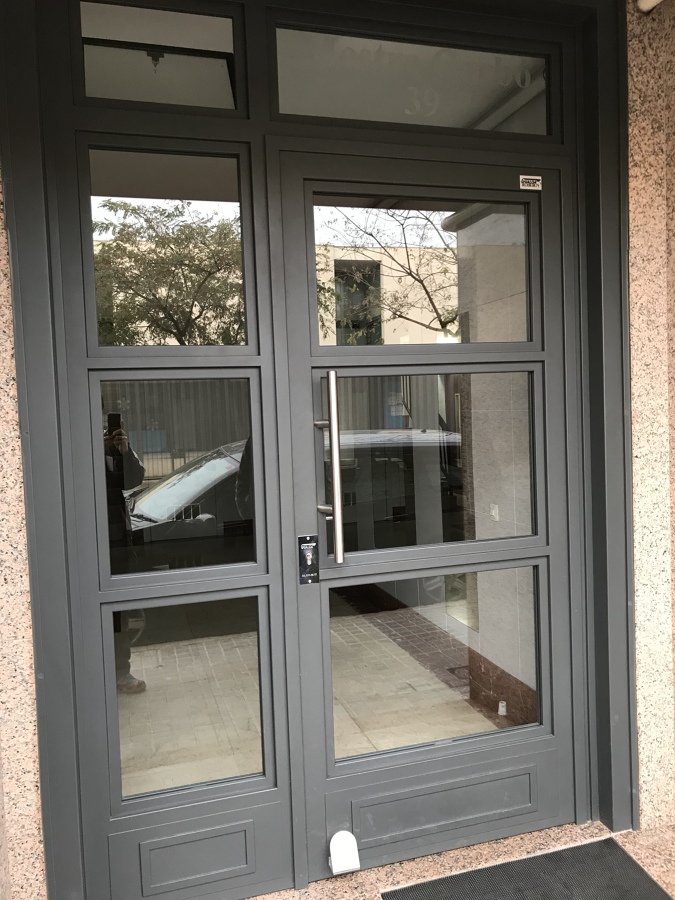 Puerta comunidad