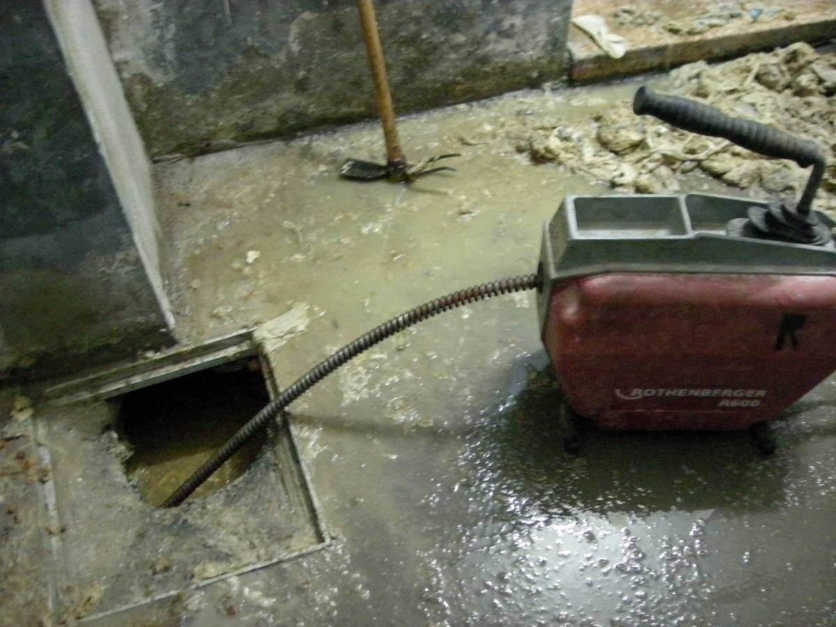 Desatasco de arqueta.