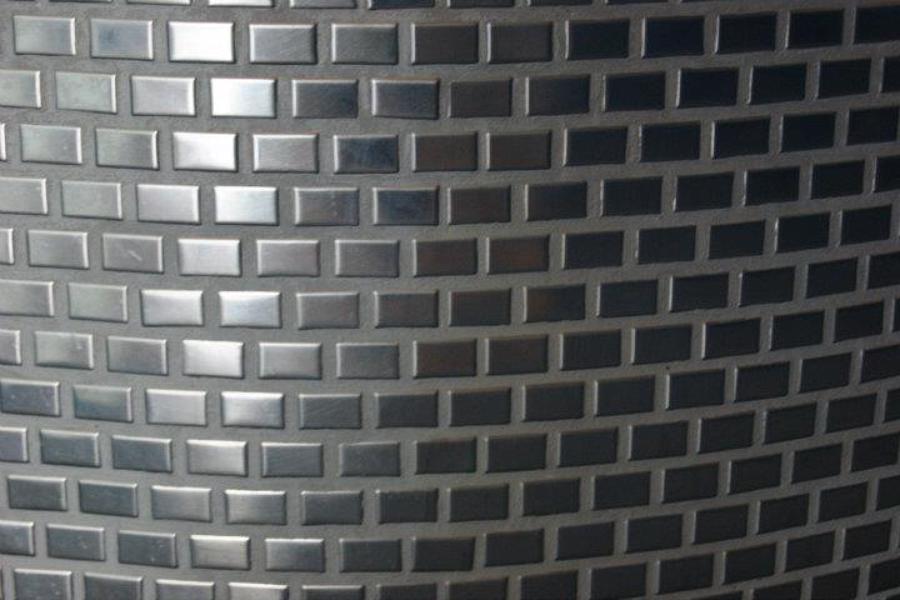 DETALLE DE FALDON DE BAÑERA 