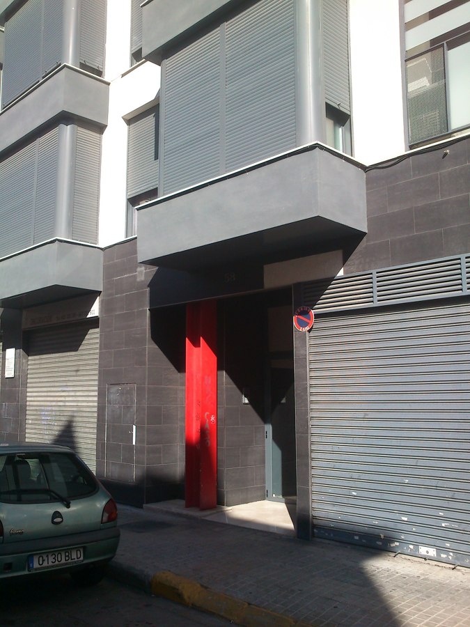 Entrada residencial 6 viviendas