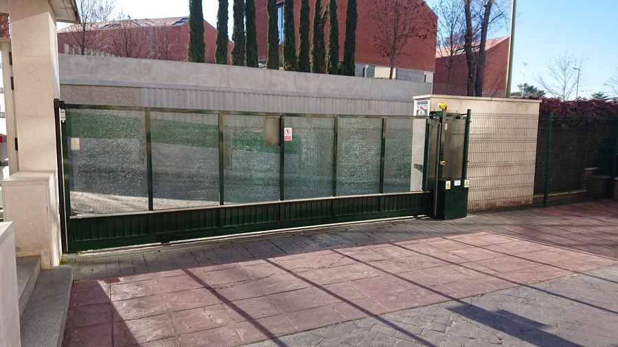 Puerta corredera.