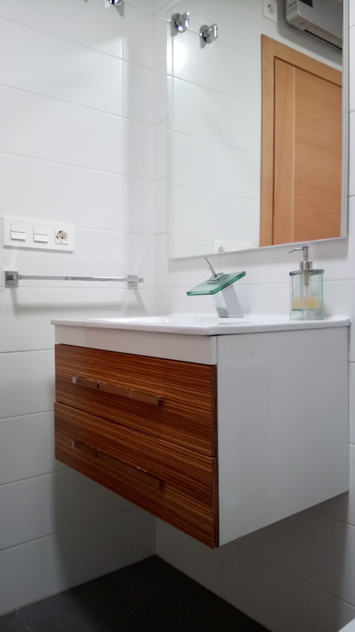 Lavabo suspendido