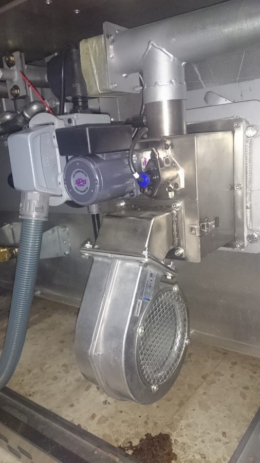 Quemador de biomasa policombustible en horno de pan