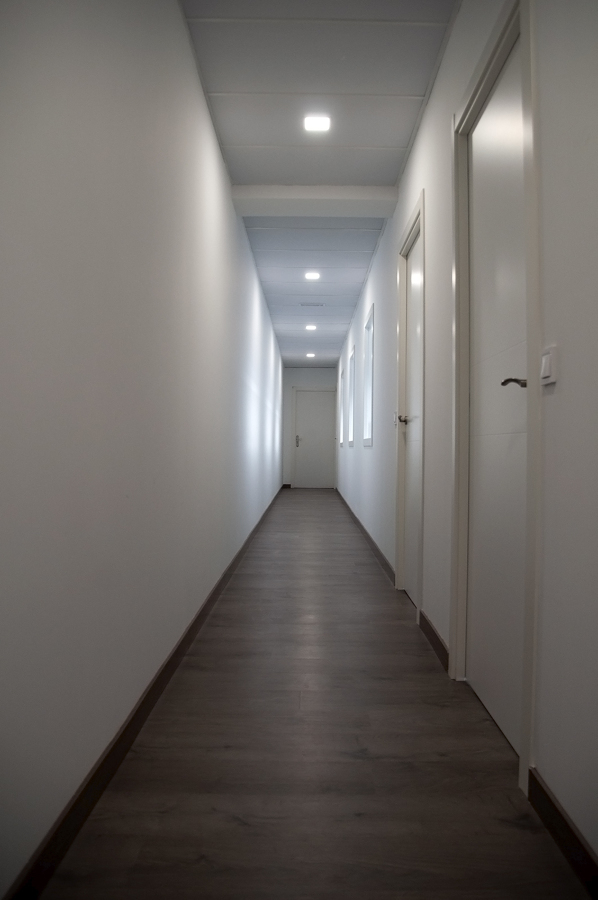 Pasillo de oficinas