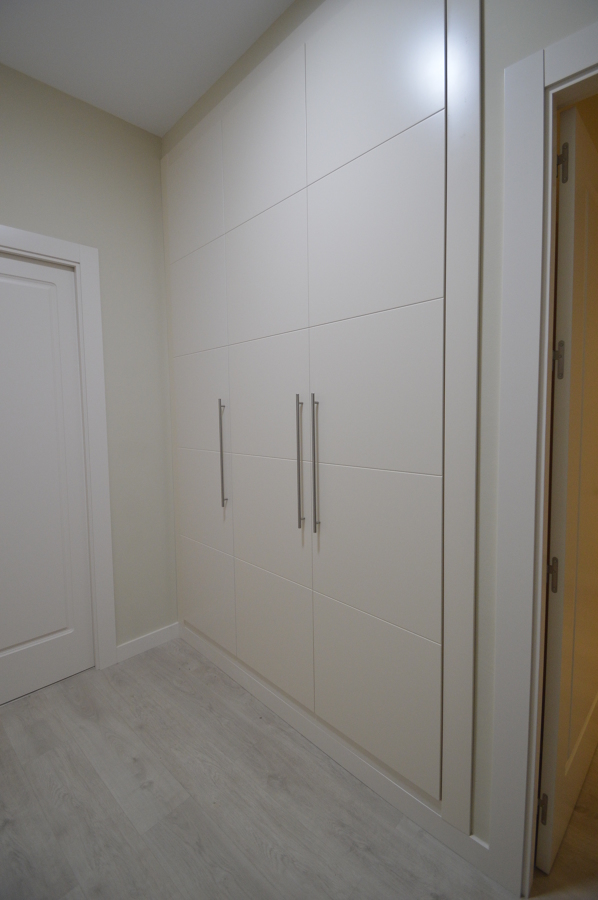 ARMARIO PUERTAS ABATIBLES 