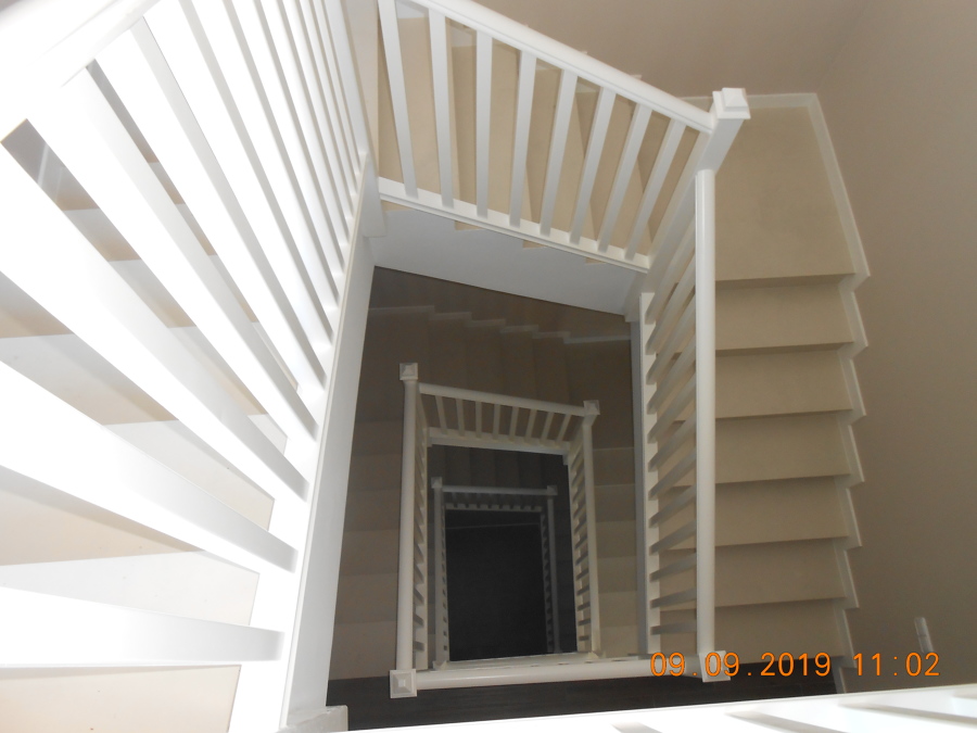 ESCALERA INTERIOR