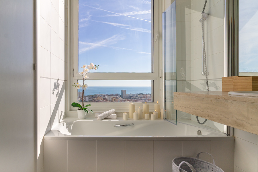 Baño | Dúplex Diagonal Mar | by Carmela Cebrián