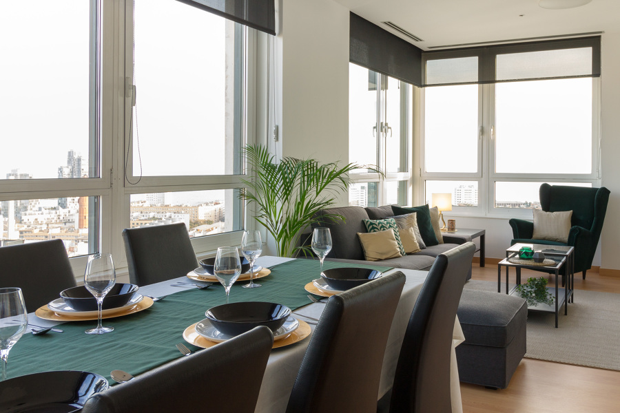 Salón Comedor | Dúplex Diagonal Mar | by Carmela Cebrián