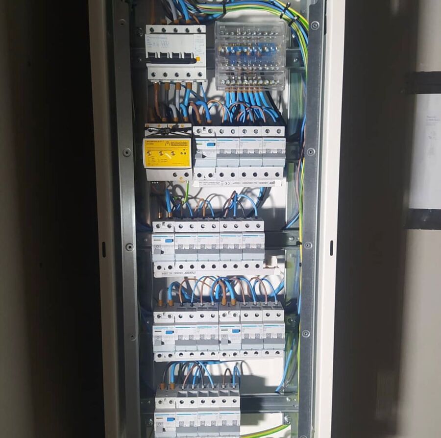 Instalación cuadro eléctrico hospital de Tarragona