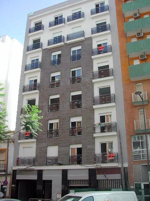 EDIFICIO DE VIVIENDAS EN AVDA. DE ITALIA DE HUELVA