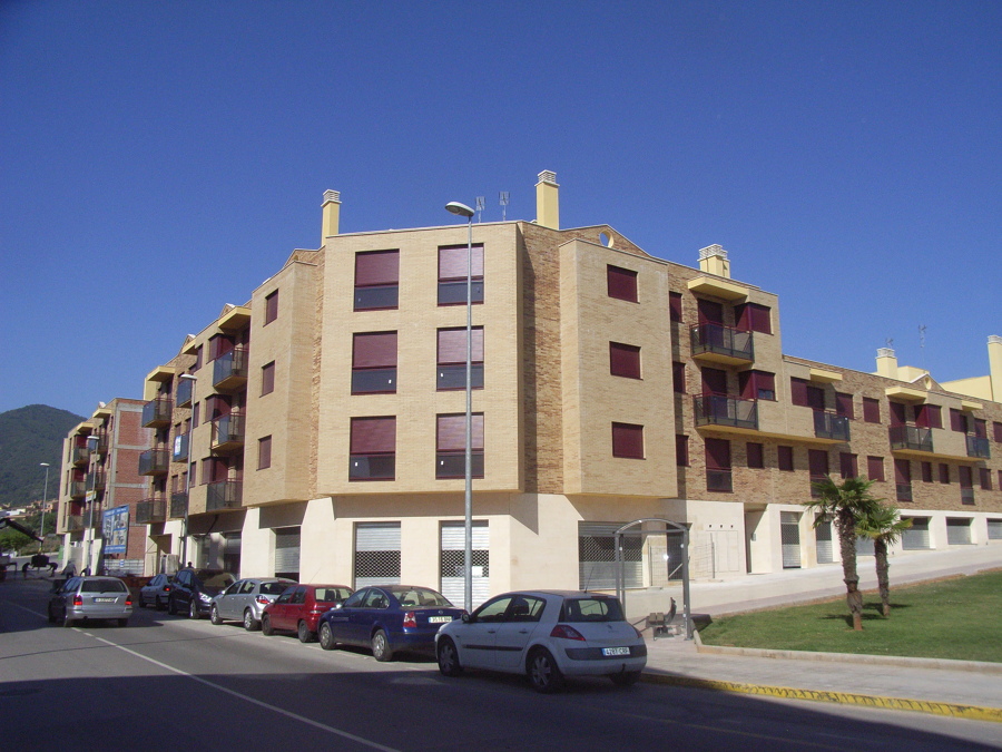 EDIFICIO PLURIFAMILIAR  ONDA