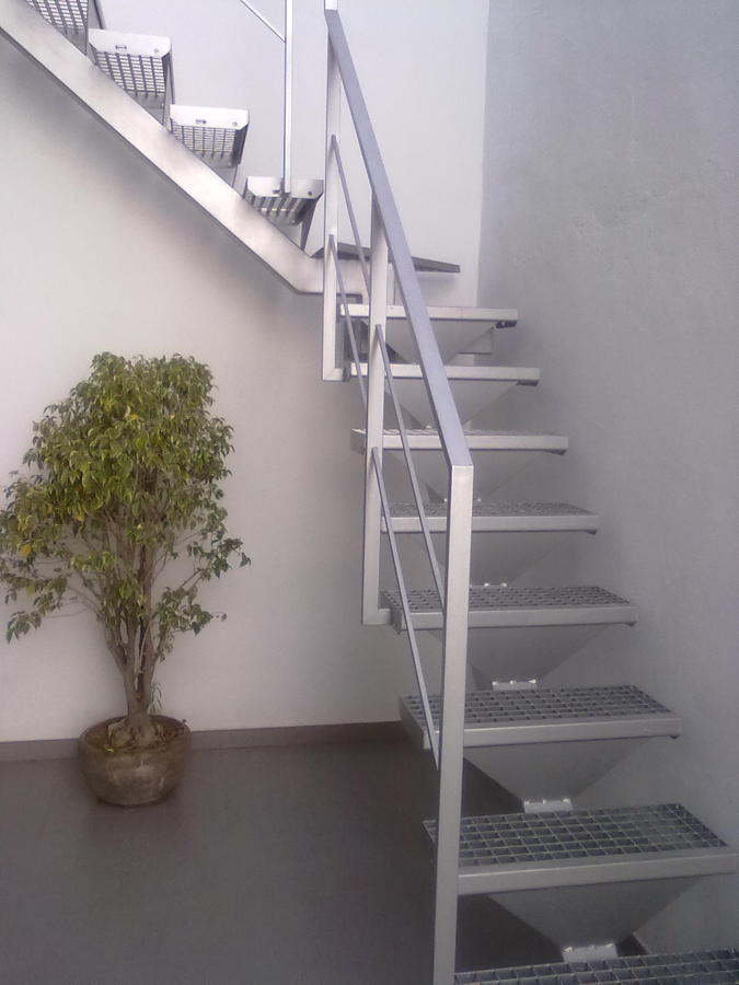 Foto: Escalera Acceso Terraza de Vdi Diseny E Interiorisme #671365
