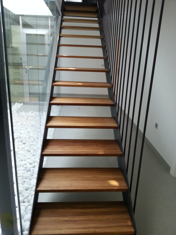 escalera al aire