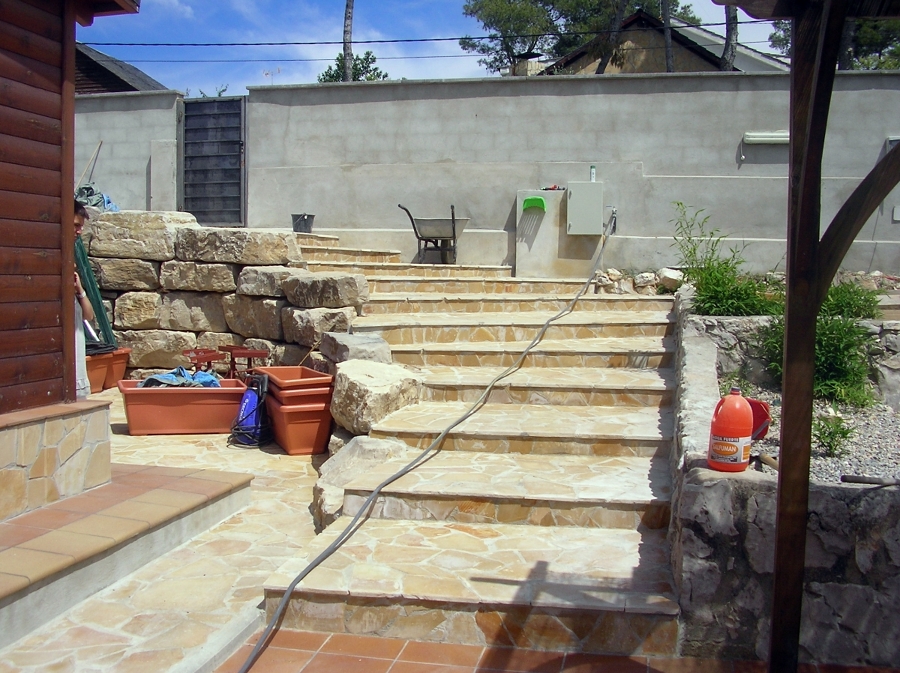 escalera piedra de alcover