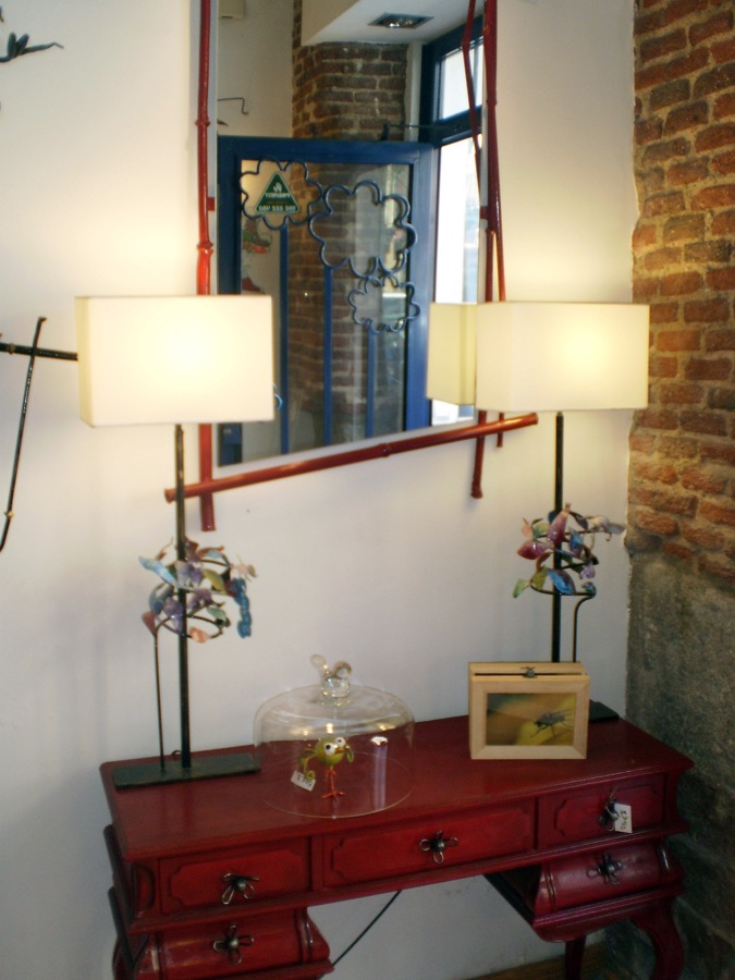 Foto: A la Izquierda, Espejo sobre Mueble en el Hall de Entrada, a la