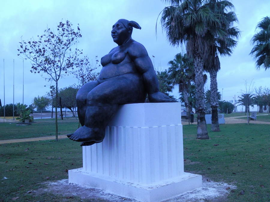 ESTATUA EN CIUDAD